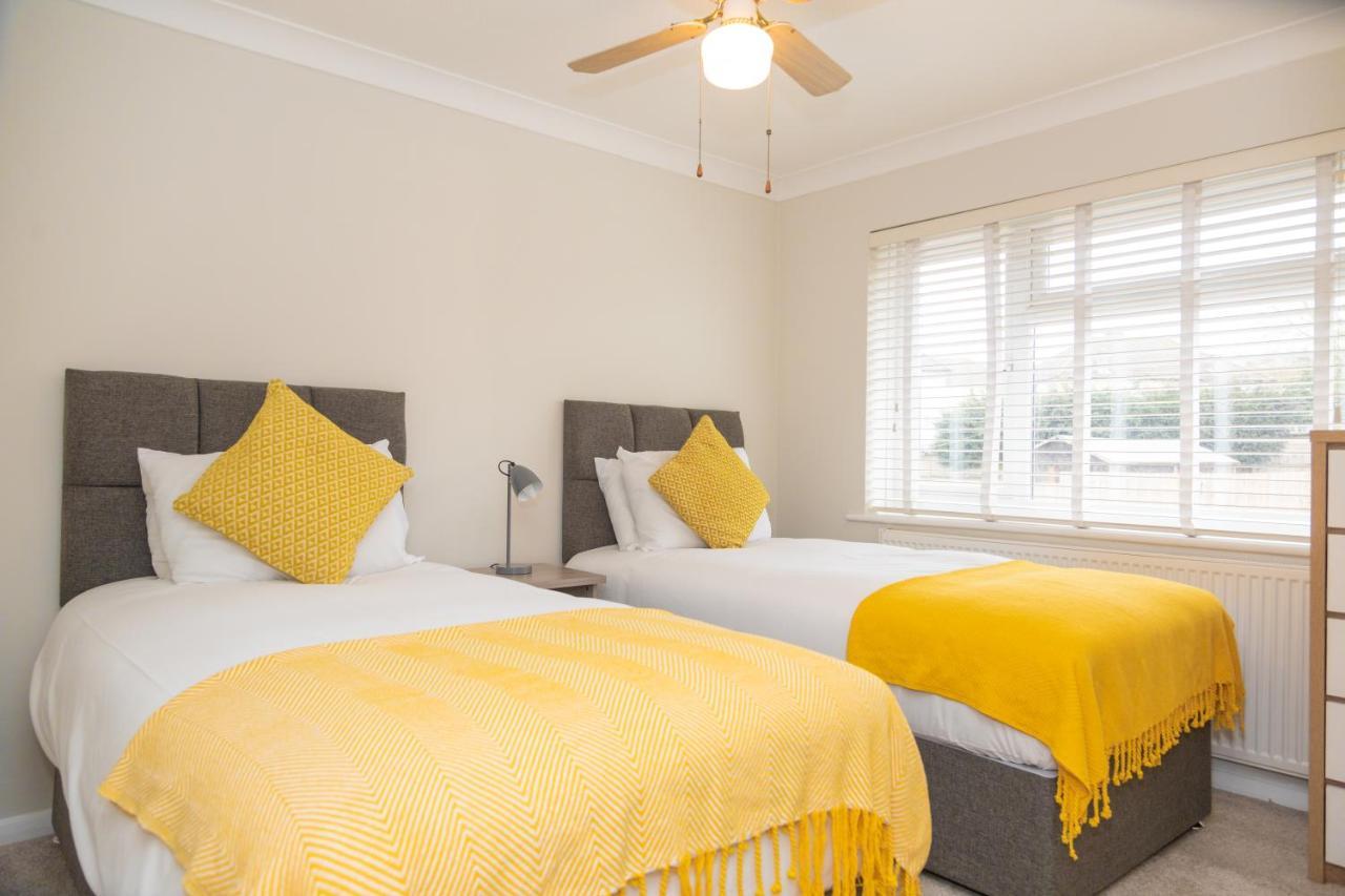 Central Ashford Stay - Contractors & Families Welcome - Free Parking Dış mekan fotoğraf