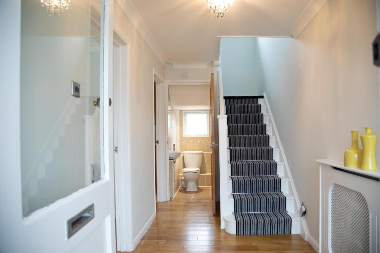 Central Ashford Stay - Contractors & Families Welcome - Free Parking Dış mekan fotoğraf